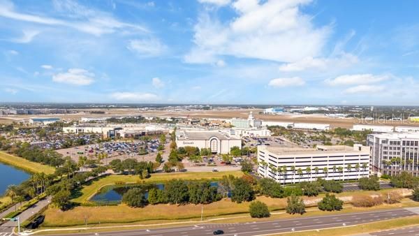 待售: $249,999 (2 贝兹, 1 浴室, 996 平方英尺)