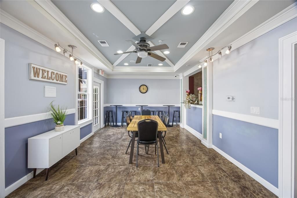 待售: $249,999 (2 贝兹, 1 浴室, 996 平方英尺)