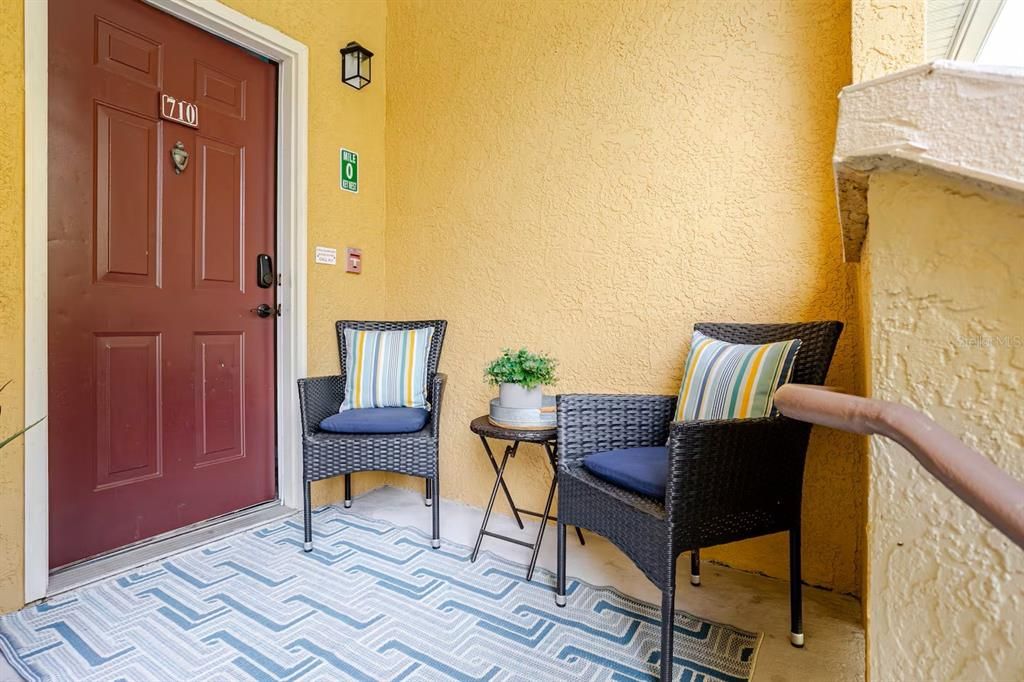 For Sale: $227,500 (1 beds, 1 baths, 701 Square Feet)