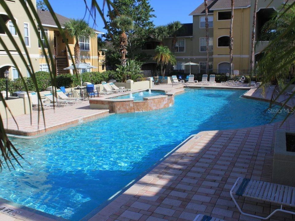 For Sale: $227,500 (1 beds, 1 baths, 701 Square Feet)