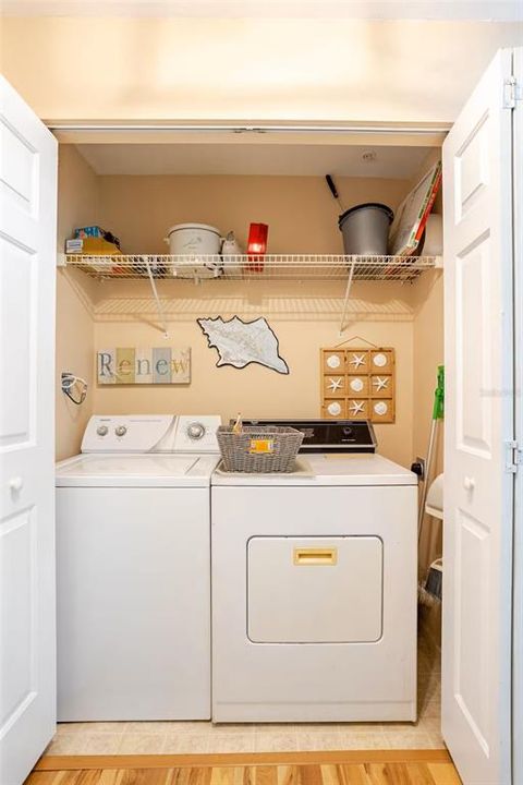 For Sale: $227,500 (1 beds, 1 baths, 701 Square Feet)