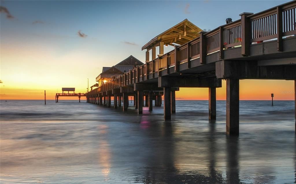 For Sale: $227,500 (1 beds, 1 baths, 701 Square Feet)