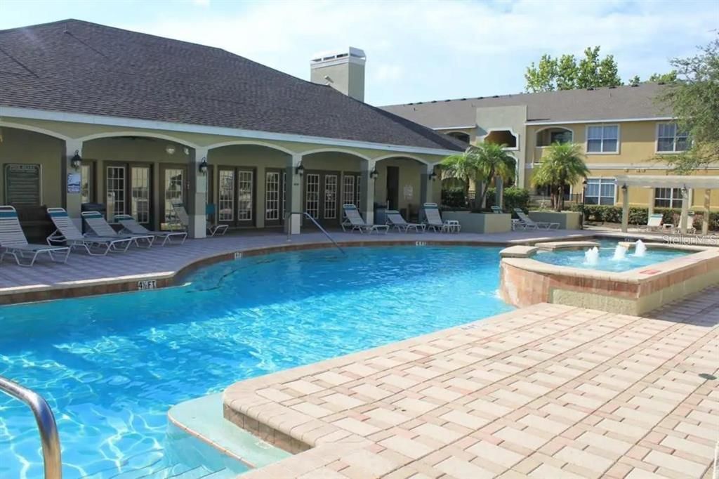 For Sale: $227,500 (1 beds, 1 baths, 701 Square Feet)