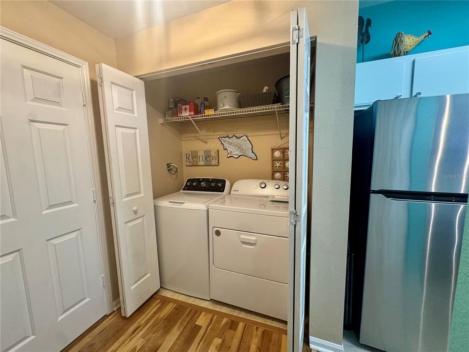 For Sale: $227,500 (1 beds, 1 baths, 701 Square Feet)