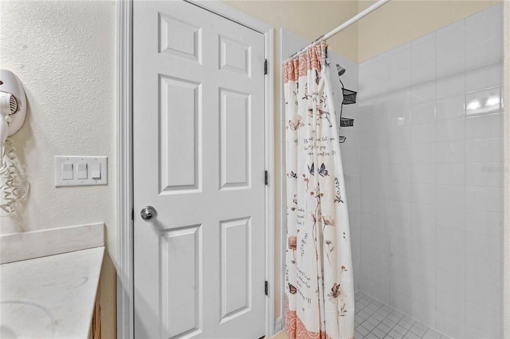 На продажу: $520,000 (4 спален, 2 ванн, 2165 Квадратных фут)