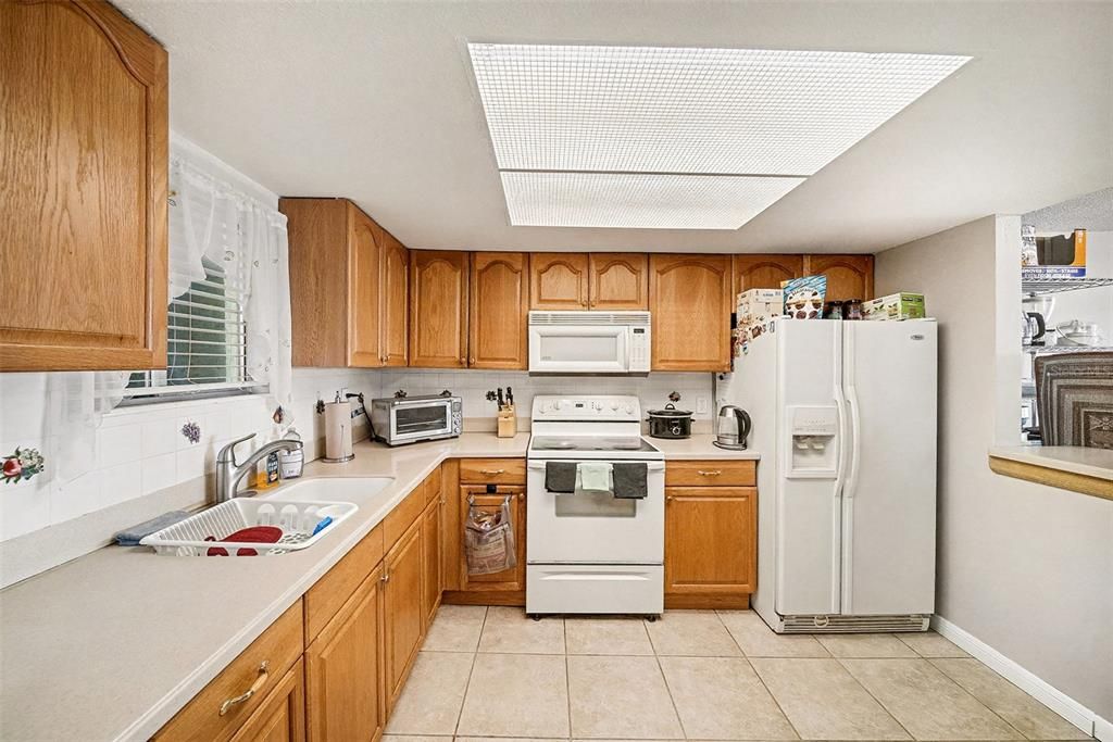 For Sale: $145,000 (2 beds, 2 baths, 1000 Square Feet)