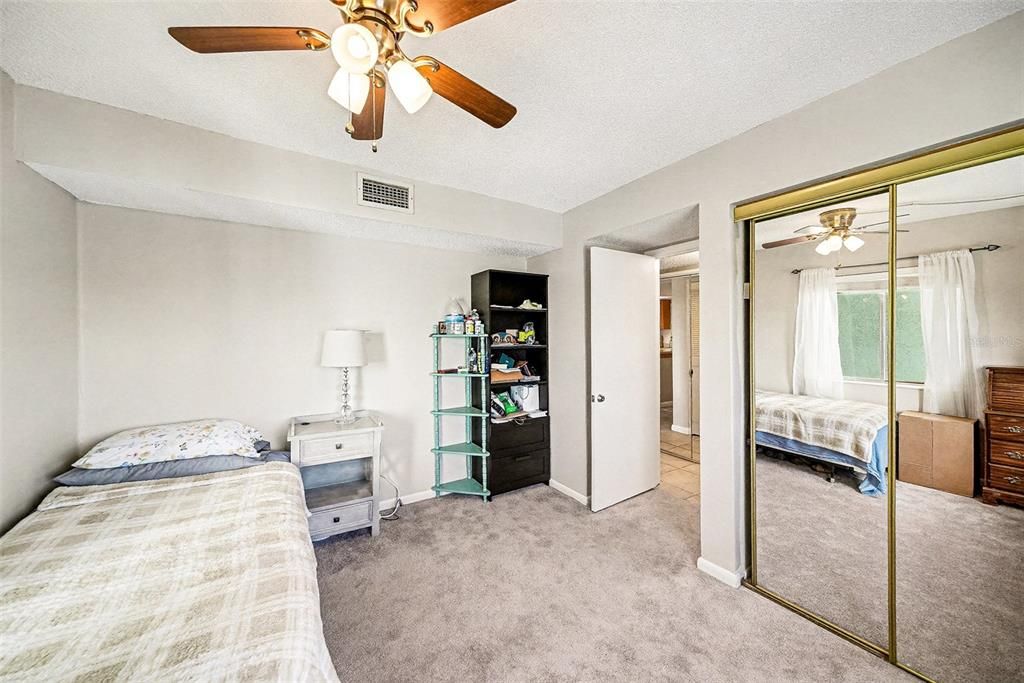 For Sale: $145,000 (2 beds, 2 baths, 1000 Square Feet)