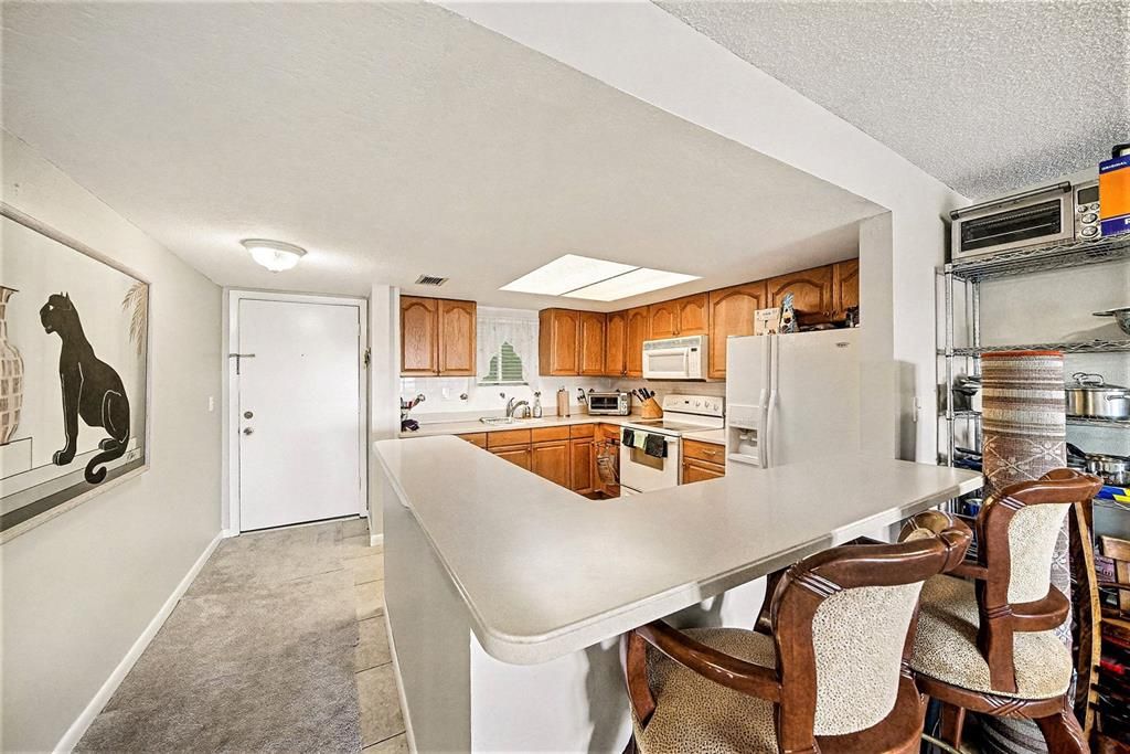 For Sale: $145,000 (2 beds, 2 baths, 1000 Square Feet)