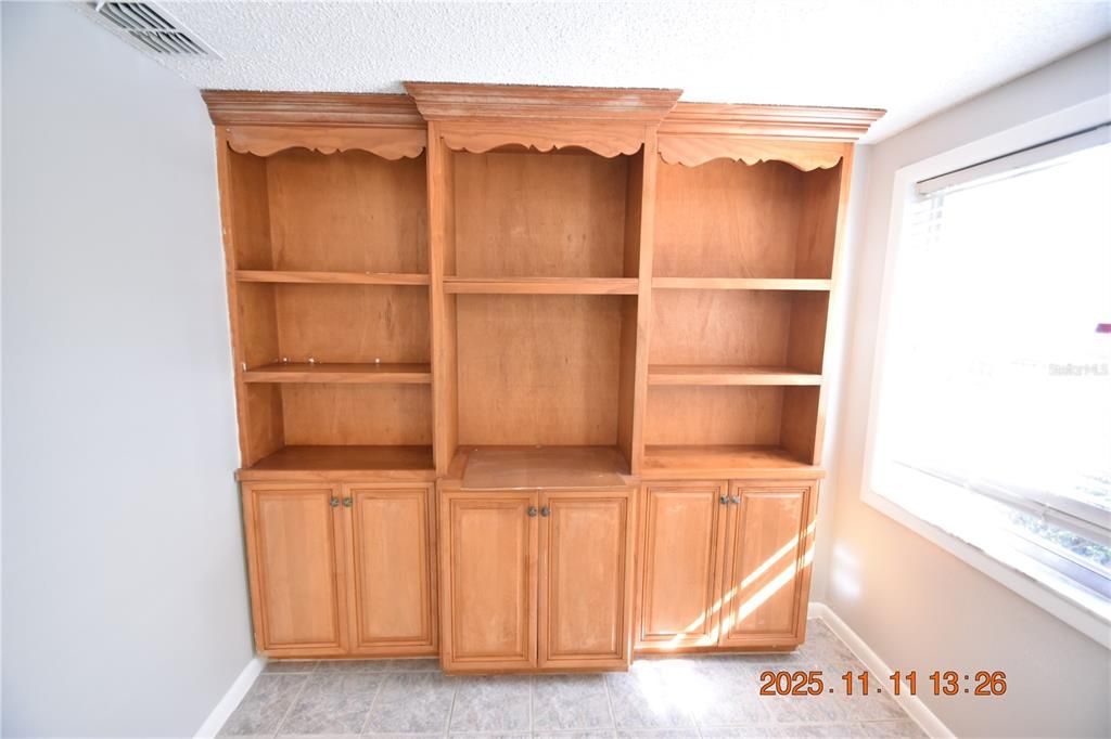 For Rent: $1,995 (3 beds, 2 baths, 1311 Square Feet)