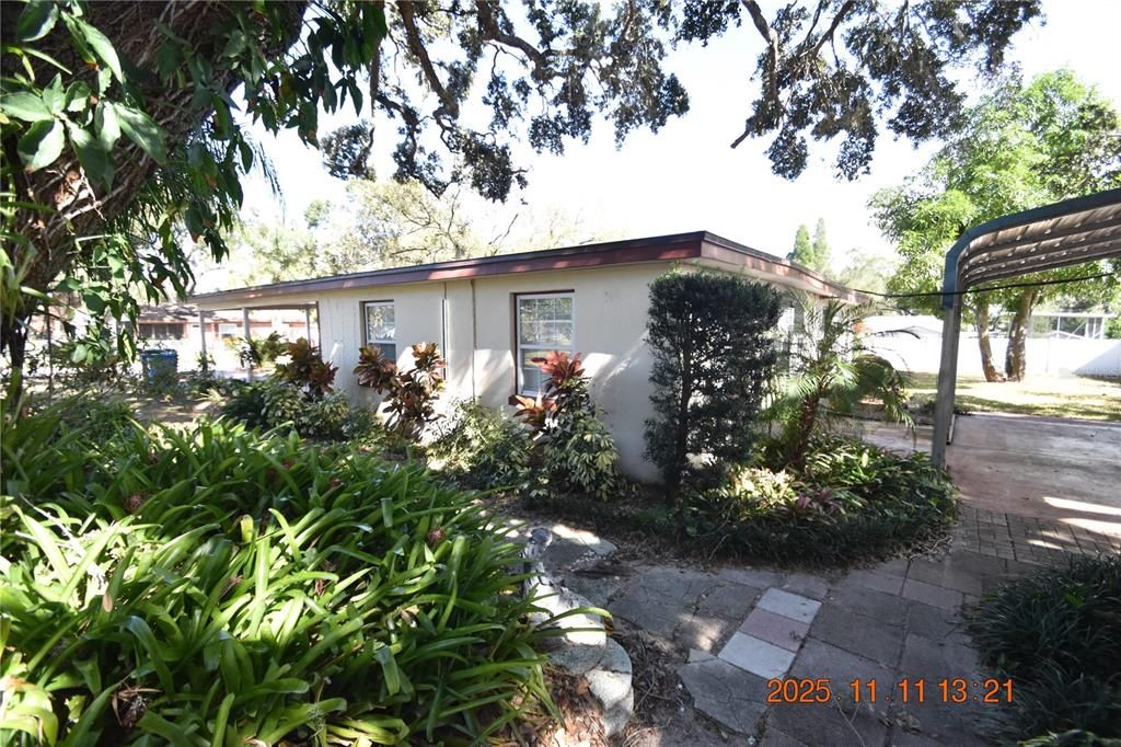 For Rent: $1,995 (3 beds, 2 baths, 1311 Square Feet)