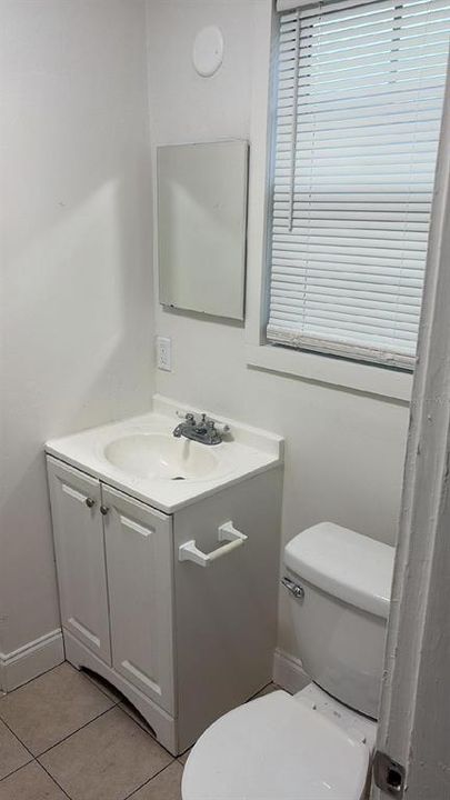 Active With Contract: $1,995 (2 beds, 1 baths, 1100 Square Feet)