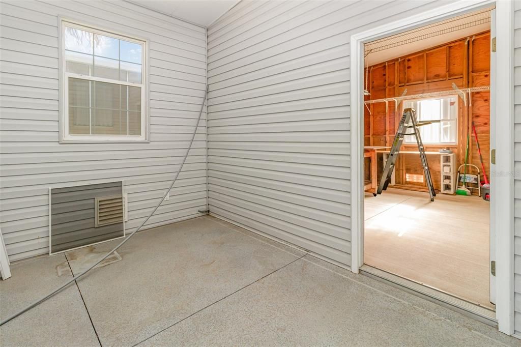 For Sale: $150,000 (2 beds, 2 baths, 960 Square Feet)