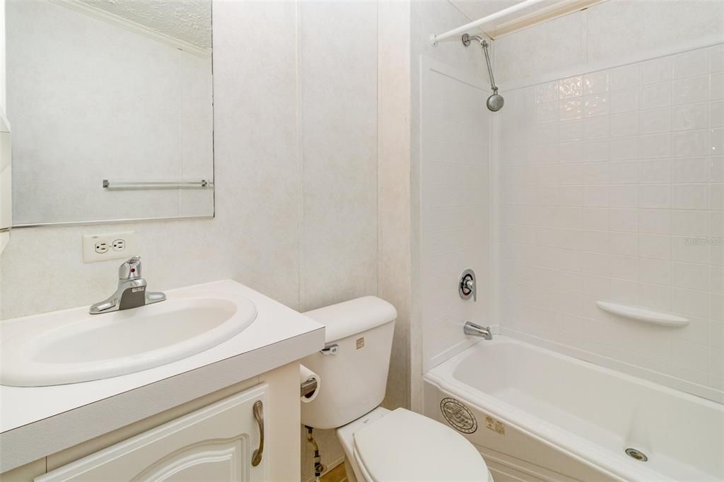 For Sale: $150,000 (2 beds, 2 baths, 960 Square Feet)