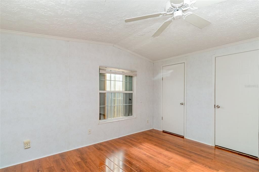 For Sale: $150,000 (2 beds, 2 baths, 960 Square Feet)