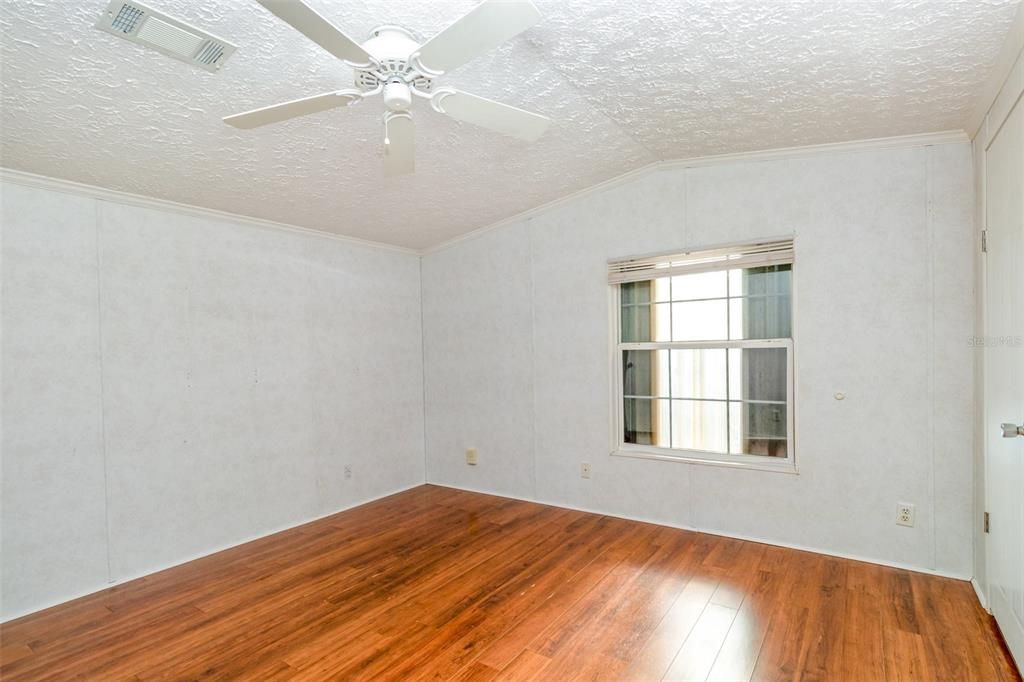 For Sale: $150,000 (2 beds, 2 baths, 960 Square Feet)