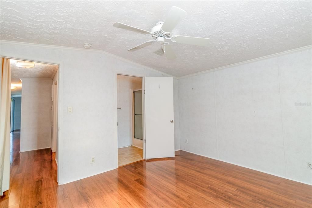 For Sale: $150,000 (2 beds, 2 baths, 960 Square Feet)