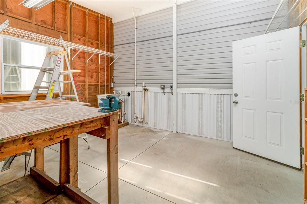 For Sale: $150,000 (2 beds, 2 baths, 960 Square Feet)