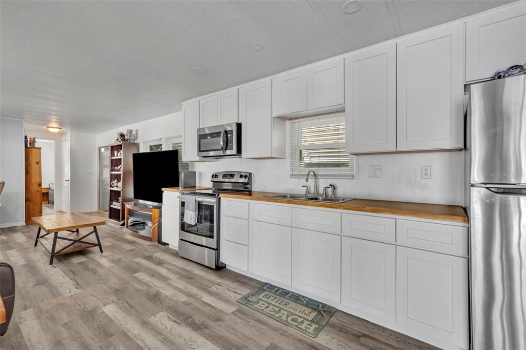 Active With Contract: $74,200 (2 beds, 2 baths, 840 Square Feet)