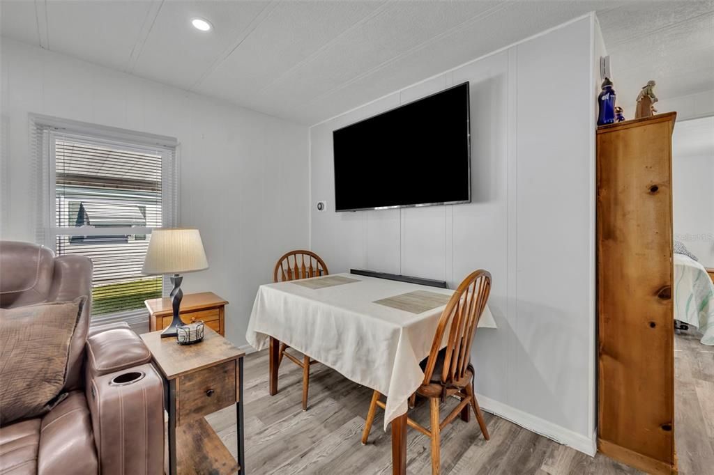 Active With Contract: $74,200 (2 beds, 2 baths, 840 Square Feet)