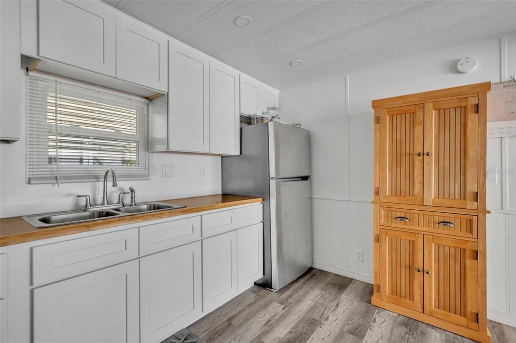 Active With Contract: $74,200 (2 beds, 2 baths, 840 Square Feet)