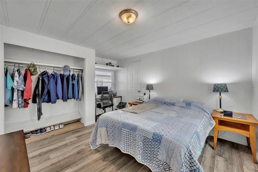 Active With Contract: $74,200 (2 beds, 2 baths, 840 Square Feet)