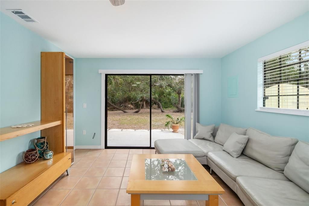 En Venta: $325,000 (0.25 acres)