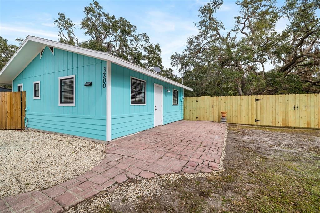 En Venta: $325,000 (0.25 acres)