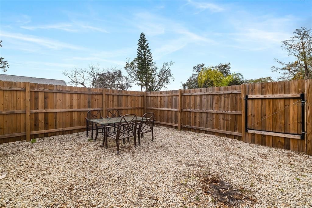 En Venta: $325,000 (0.25 acres)