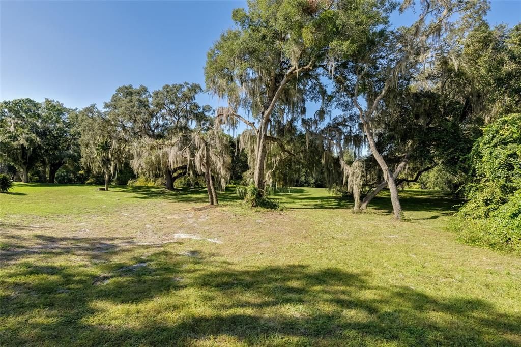 For Sale: $129,900 (2 beds, 2 baths, 1080 Square Feet)