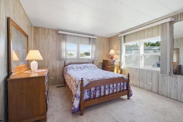 For Sale: $129,900 (2 beds, 2 baths, 1080 Square Feet)