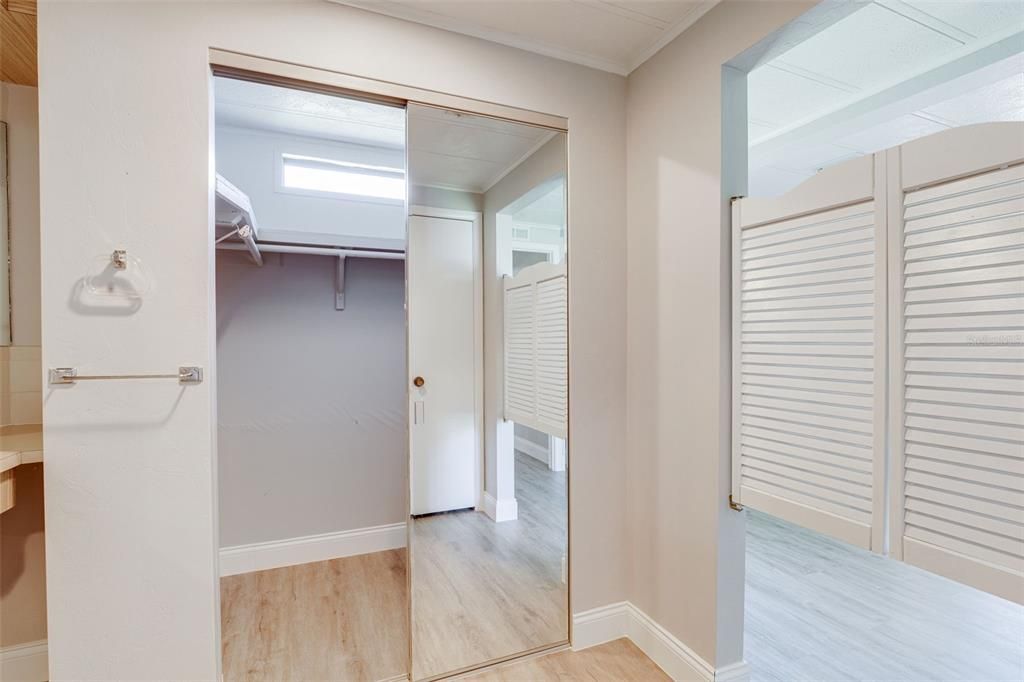 For Sale: $129,900 (2 beds, 2 baths, 1080 Square Feet)