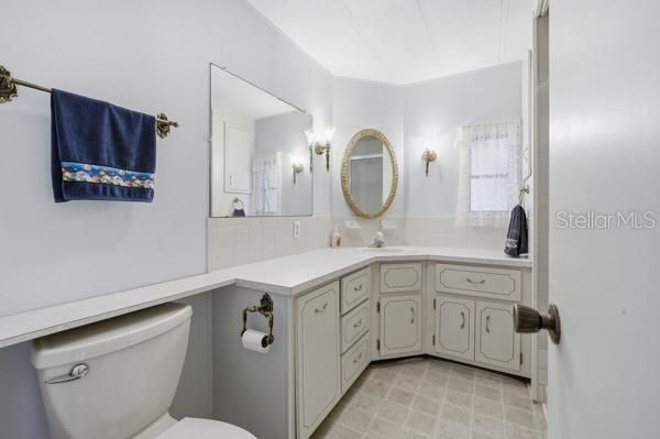 For Sale: $129,900 (2 beds, 2 baths, 1080 Square Feet)