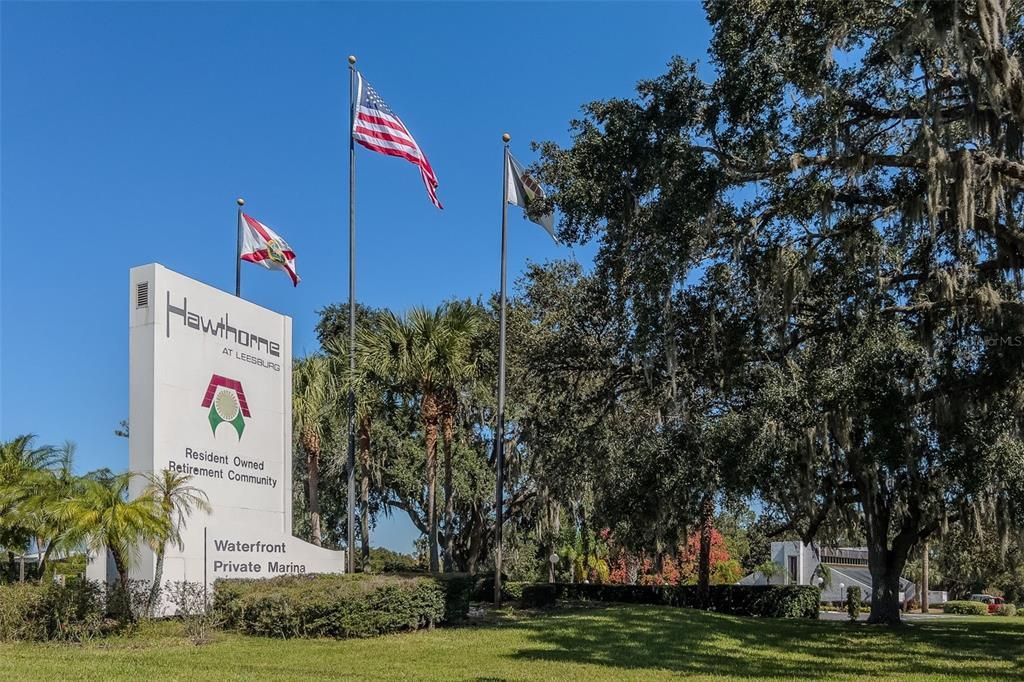 For Sale: $129,900 (2 beds, 2 baths, 1080 Square Feet)