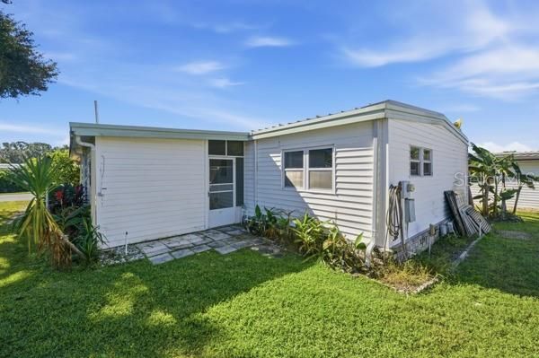 For Sale: $129,900 (2 beds, 2 baths, 1080 Square Feet)