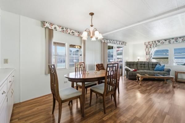 For Sale: $129,900 (2 beds, 2 baths, 1080 Square Feet)