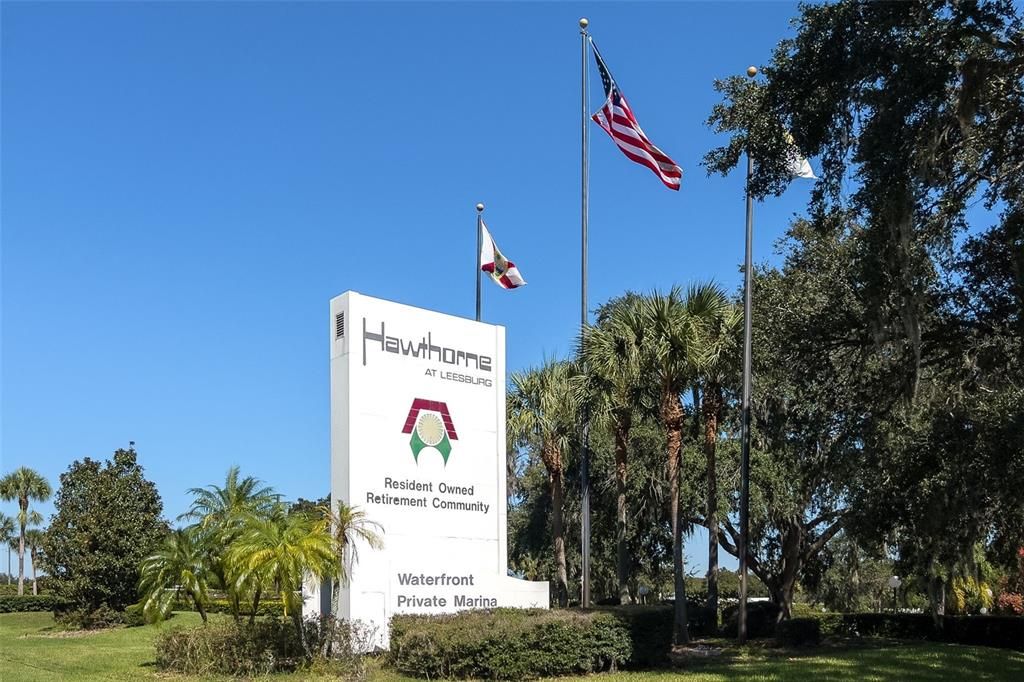 For Sale: $129,900 (2 beds, 2 baths, 1080 Square Feet)