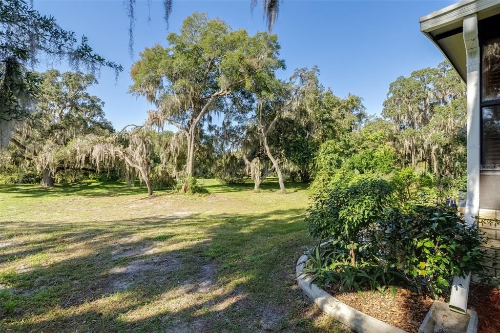 For Sale: $129,900 (2 beds, 2 baths, 1080 Square Feet)