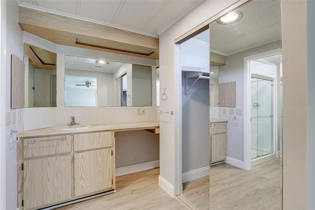 For Sale: $129,900 (2 beds, 2 baths, 1080 Square Feet)