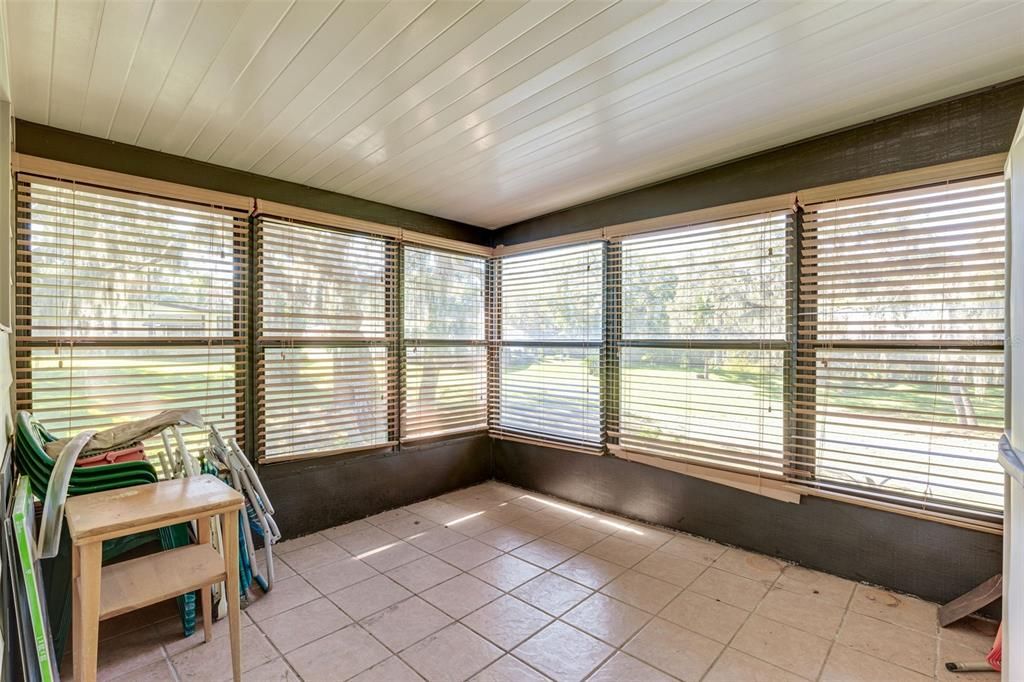 For Sale: $129,900 (2 beds, 2 baths, 1080 Square Feet)