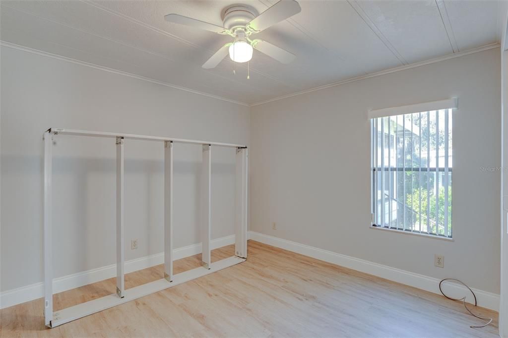 For Sale: $129,900 (2 beds, 2 baths, 1080 Square Feet)