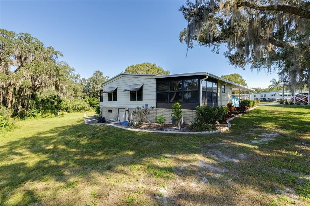 For Sale: $129,900 (2 beds, 2 baths, 1080 Square Feet)