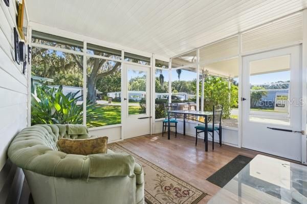 For Sale: $129,900 (2 beds, 2 baths, 1080 Square Feet)