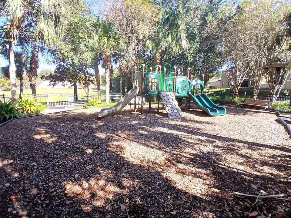 待售: $449,900 (4 贝兹, 2 浴室, 2423 平方英尺)