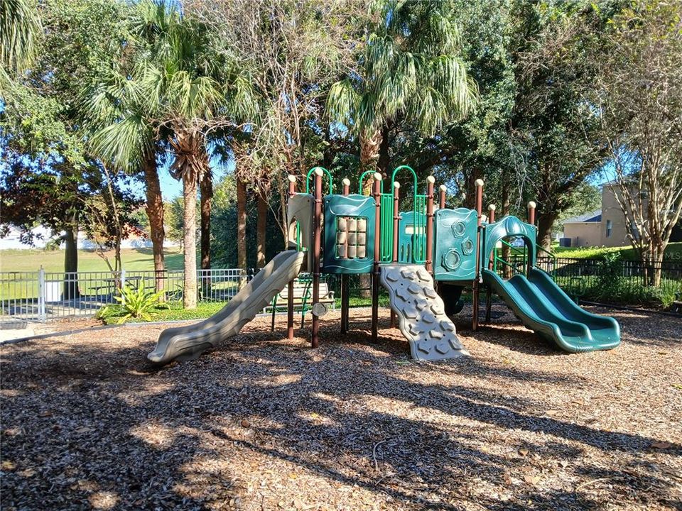 待售: $449,900 (4 贝兹, 2 浴室, 2423 平方英尺)