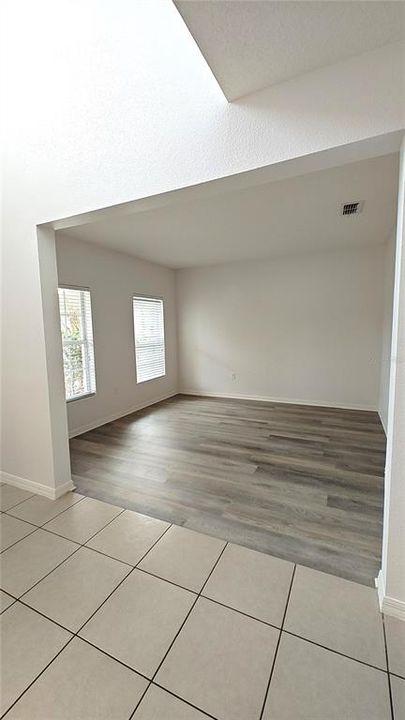 待售: $449,900 (4 贝兹, 2 浴室, 2423 平方英尺)