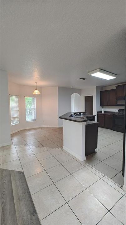 待售: $449,900 (4 贝兹, 2 浴室, 2423 平方英尺)