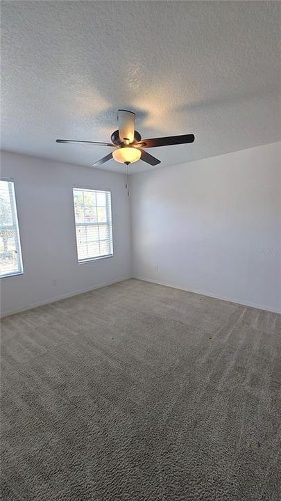 待售: $449,900 (4 贝兹, 2 浴室, 2423 平方英尺)