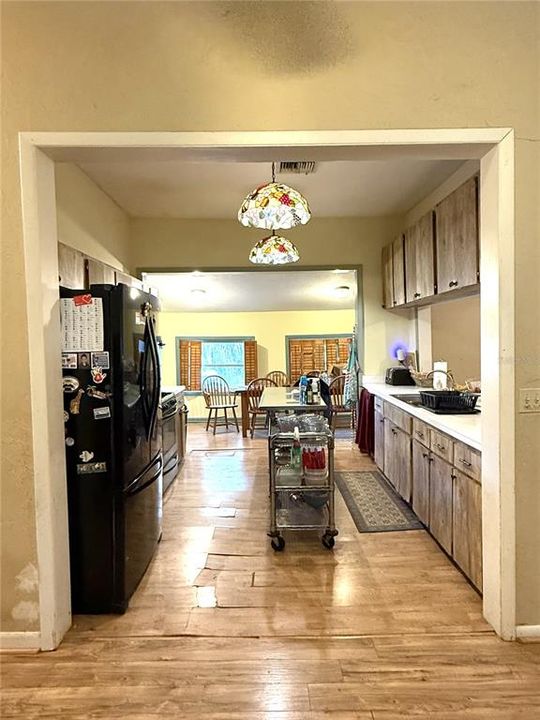 待售: $175,000 (3 贝兹, 2 浴室, 1594 平方英尺)