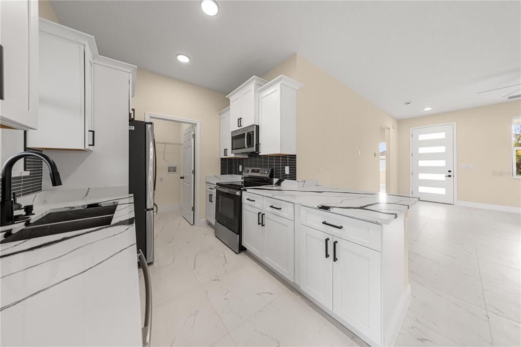 En Venta: $254,900 (3 camas, 2 baños, 1249 Pies cuadrados)