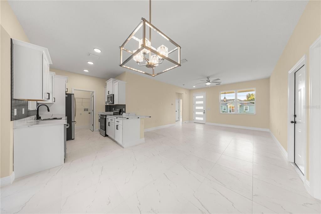 En Venta: $254,900 (3 camas, 2 baños, 1249 Pies cuadrados)